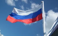 Развевающийся флаг России