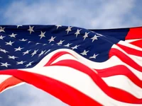 Развевающийся американский флаг